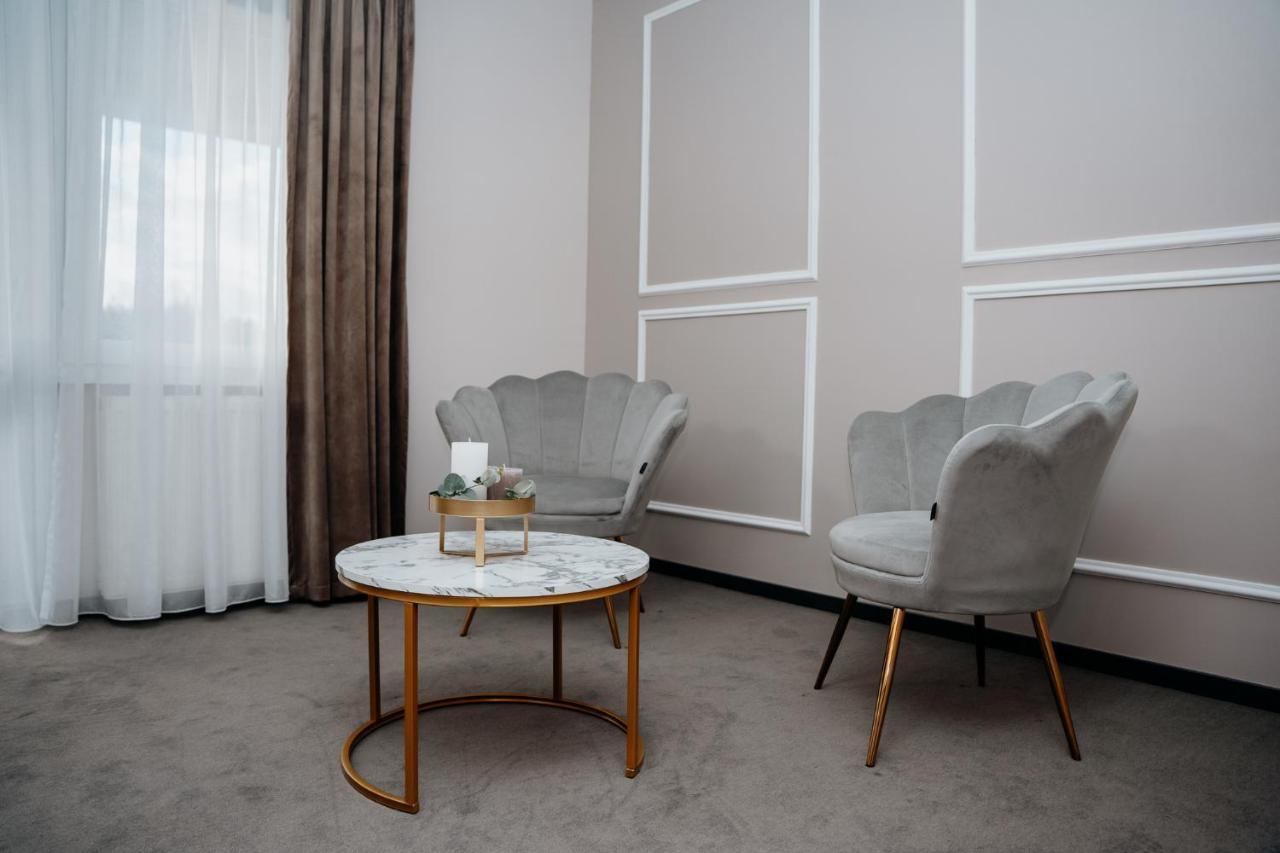 Hotel Resident Nowa Sarzyna Eksteriør bilde