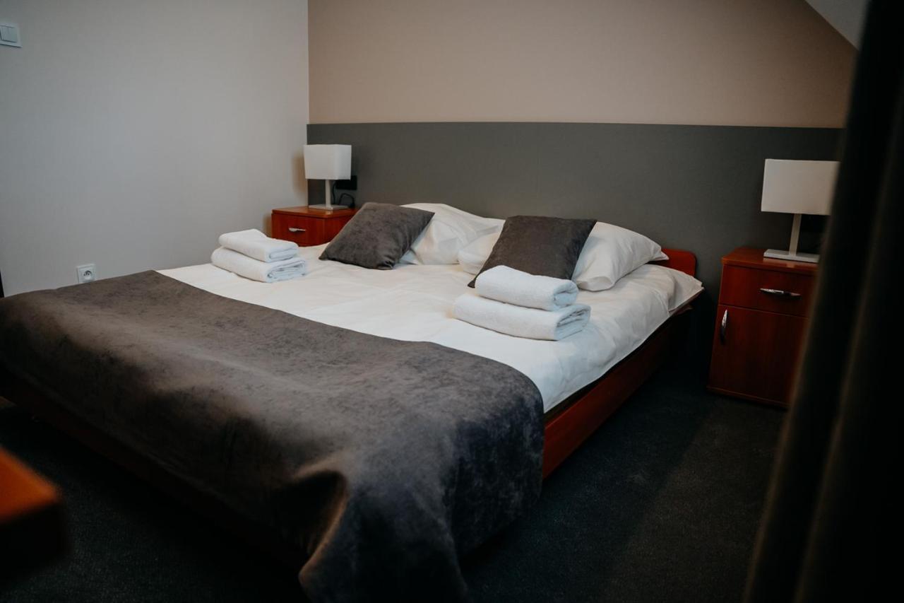 Hotel Resident Nowa Sarzyna Eksteriør bilde